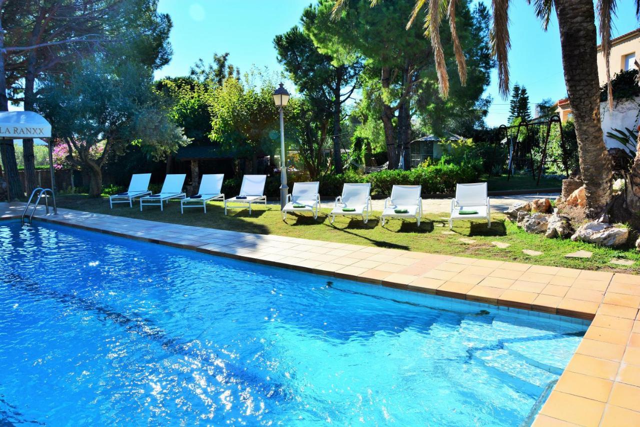 Villa Sitges El Ranch Amaizing Outdoor Areas Beaches At 5 Minutes Walk Sitges At 15 Min Drive Ac Pool Jacuzzi & Garden Xxl Калафел Екстериор снимка