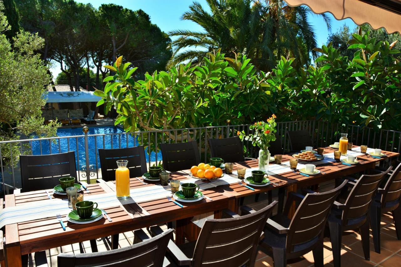 Villa Sitges El Ranch Amaizing Outdoor Areas Beaches At 5 Minutes Walk Sitges At 15 Min Drive Ac Pool Jacuzzi & Garden Xxl Калафел Екстериор снимка