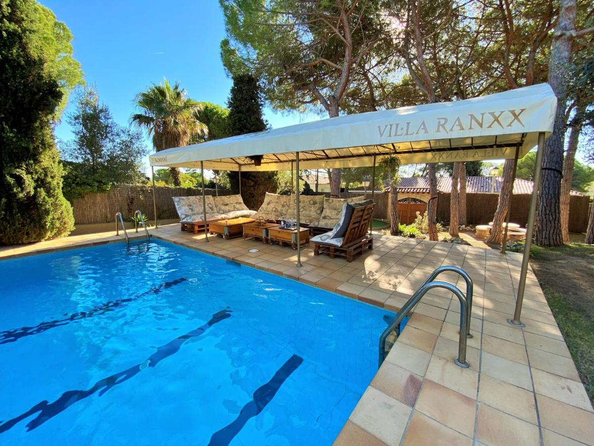 Villa Sitges El Ranch Amaizing Outdoor Areas Beaches At 5 Minutes Walk Sitges At 15 Min Drive Ac Pool Jacuzzi & Garden Xxl Калафел Екстериор снимка