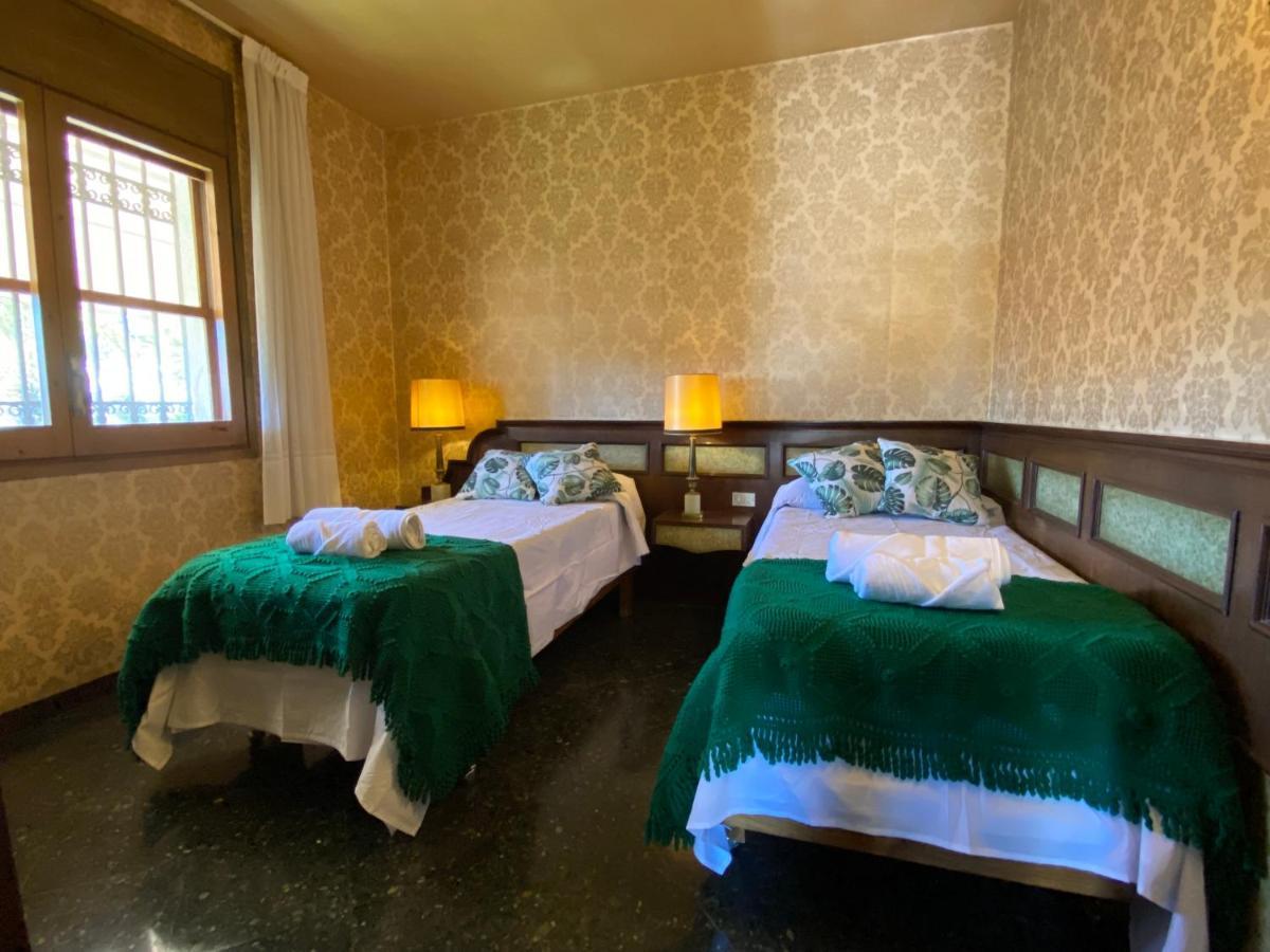 Villa Sitges El Ranch Amaizing Outdoor Areas Beaches At 5 Minutes Walk Sitges At 15 Min Drive Ac Pool Jacuzzi & Garden Xxl Калафел Екстериор снимка