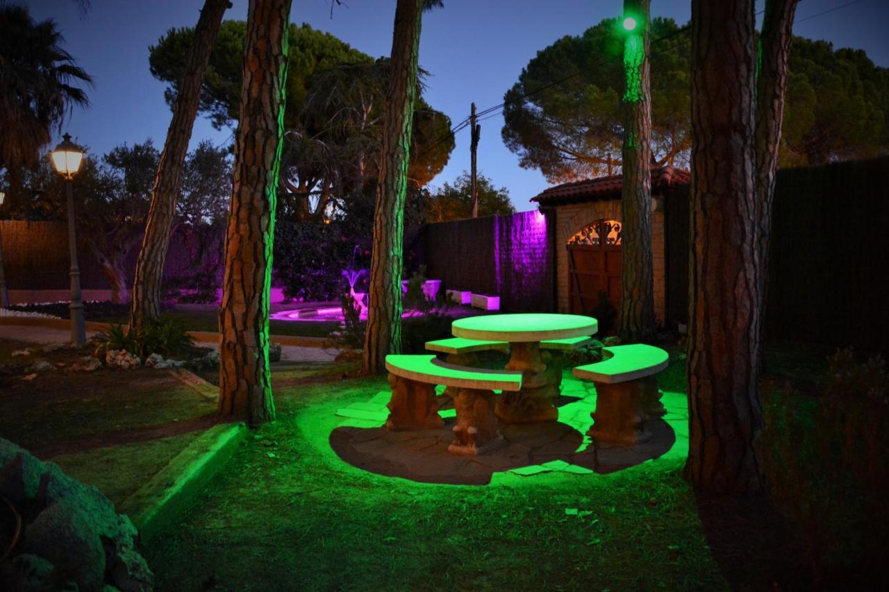 Villa Sitges El Ranch Amaizing Outdoor Areas Beaches At 5 Minutes Walk Sitges At 15 Min Drive Ac Pool Jacuzzi & Garden Xxl Калафел Екстериор снимка