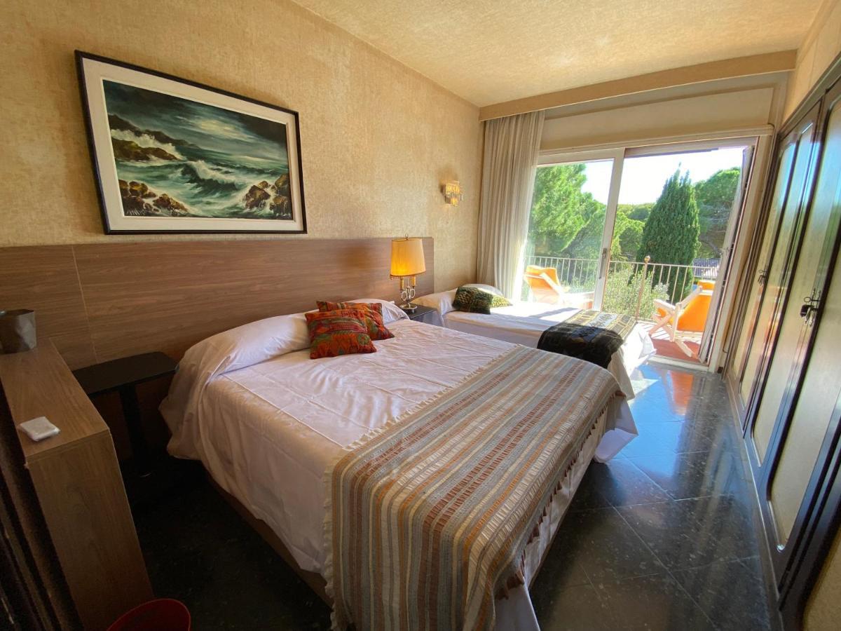 Villa Sitges El Ranch Amaizing Outdoor Areas Beaches At 5 Minutes Walk Sitges At 15 Min Drive Ac Pool Jacuzzi & Garden Xxl Калафел Екстериор снимка