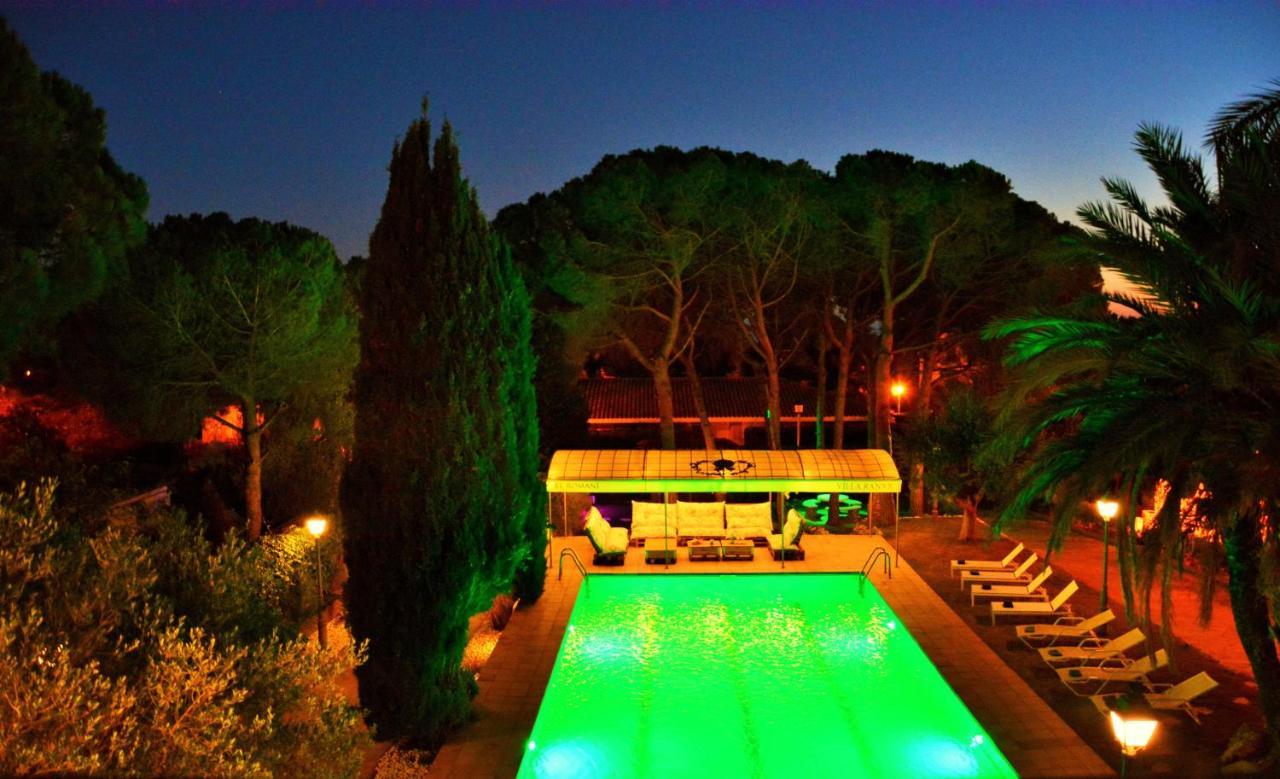 Villa Sitges El Ranch Amaizing Outdoor Areas Beaches At 5 Minutes Walk Sitges At 15 Min Drive Ac Pool Jacuzzi & Garden Xxl Калафел Екстериор снимка