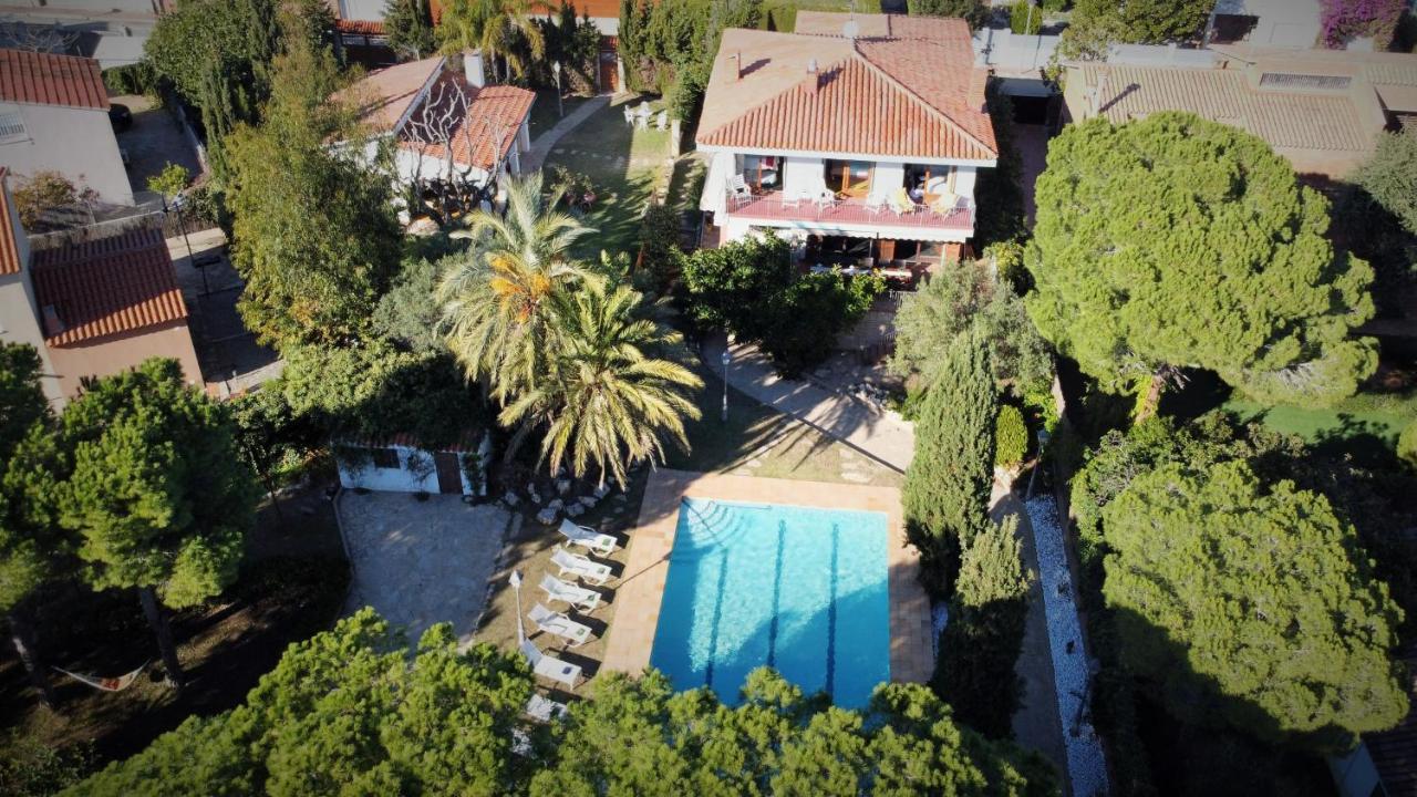 Villa Sitges El Ranch Amaizing Outdoor Areas Beaches At 5 Minutes Walk Sitges At 15 Min Drive Ac Pool Jacuzzi & Garden Xxl Калафел Екстериор снимка