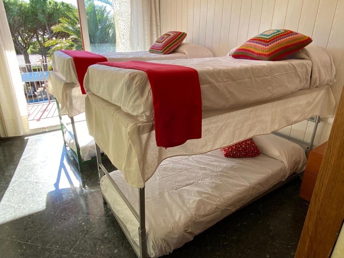 Villa Sitges El Ranch Amaizing Outdoor Areas Beaches At 5 Minutes Walk Sitges At 15 Min Drive Ac Pool Jacuzzi & Garden Xxl Калафел Екстериор снимка