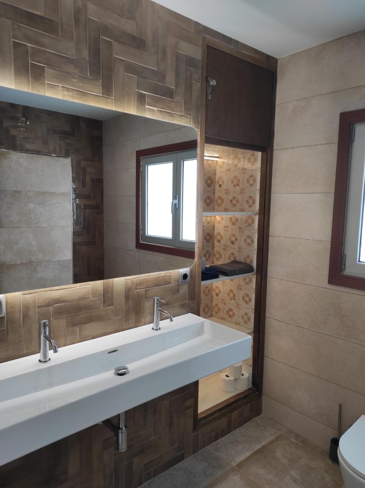 Villa Sitges El Ranch Amaizing Outdoor Areas Beaches At 5 Minutes Walk Sitges At 15 Min Drive Ac Pool Jacuzzi & Garden Xxl Калафел Екстериор снимка
